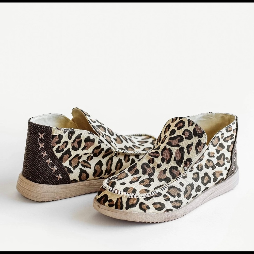 Women’s Leopard Print Slip On Shoes